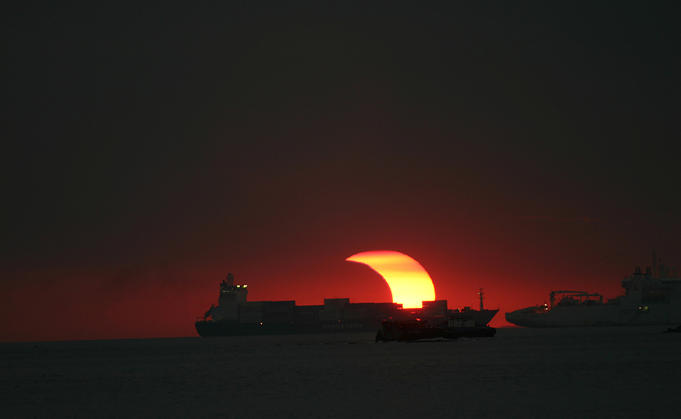 Sunday Solar Eclipse: How to Safely Photograph the Sun